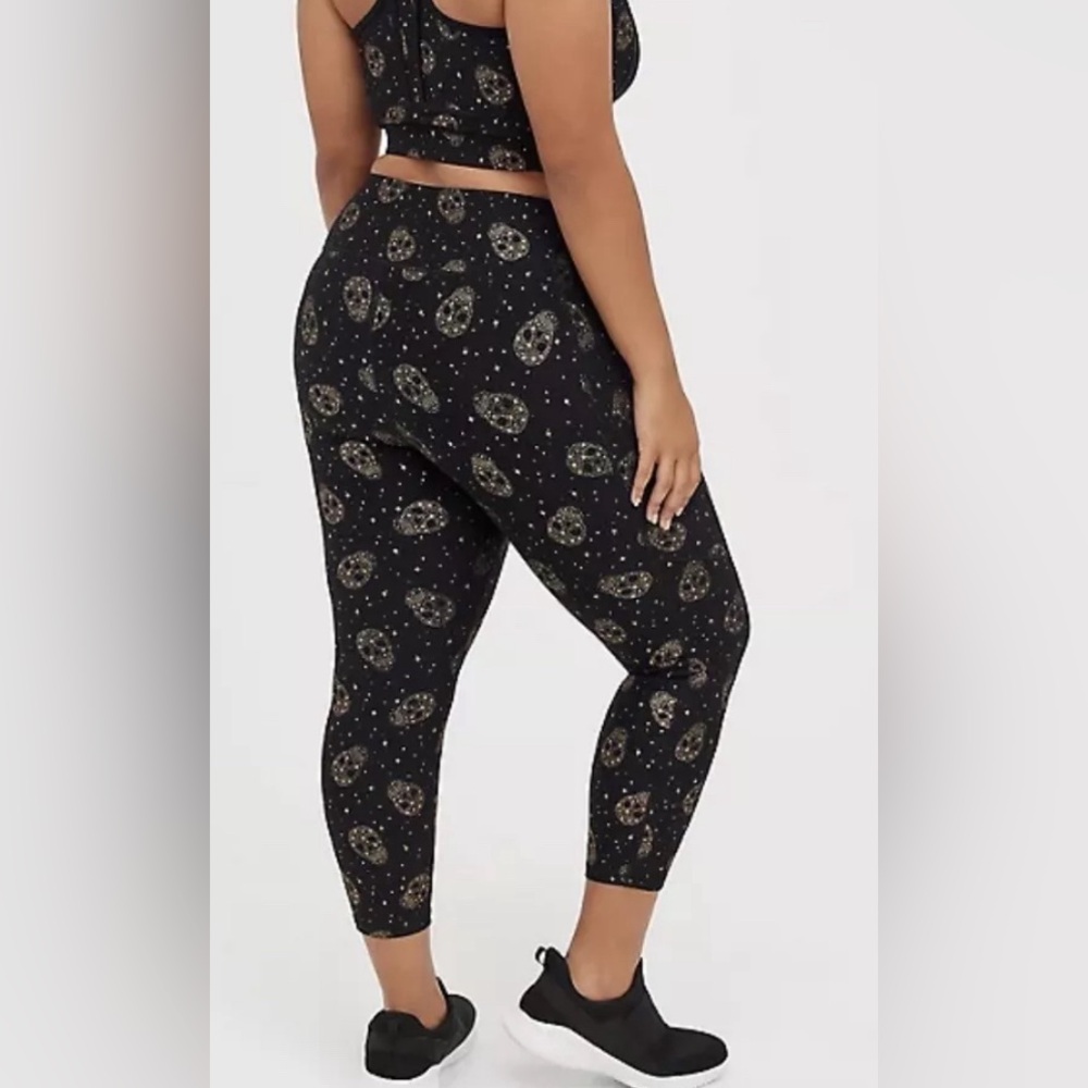 Torrid Star & Skull Leggings